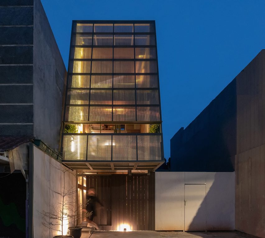 3500 Millimetre House by Ago Architects