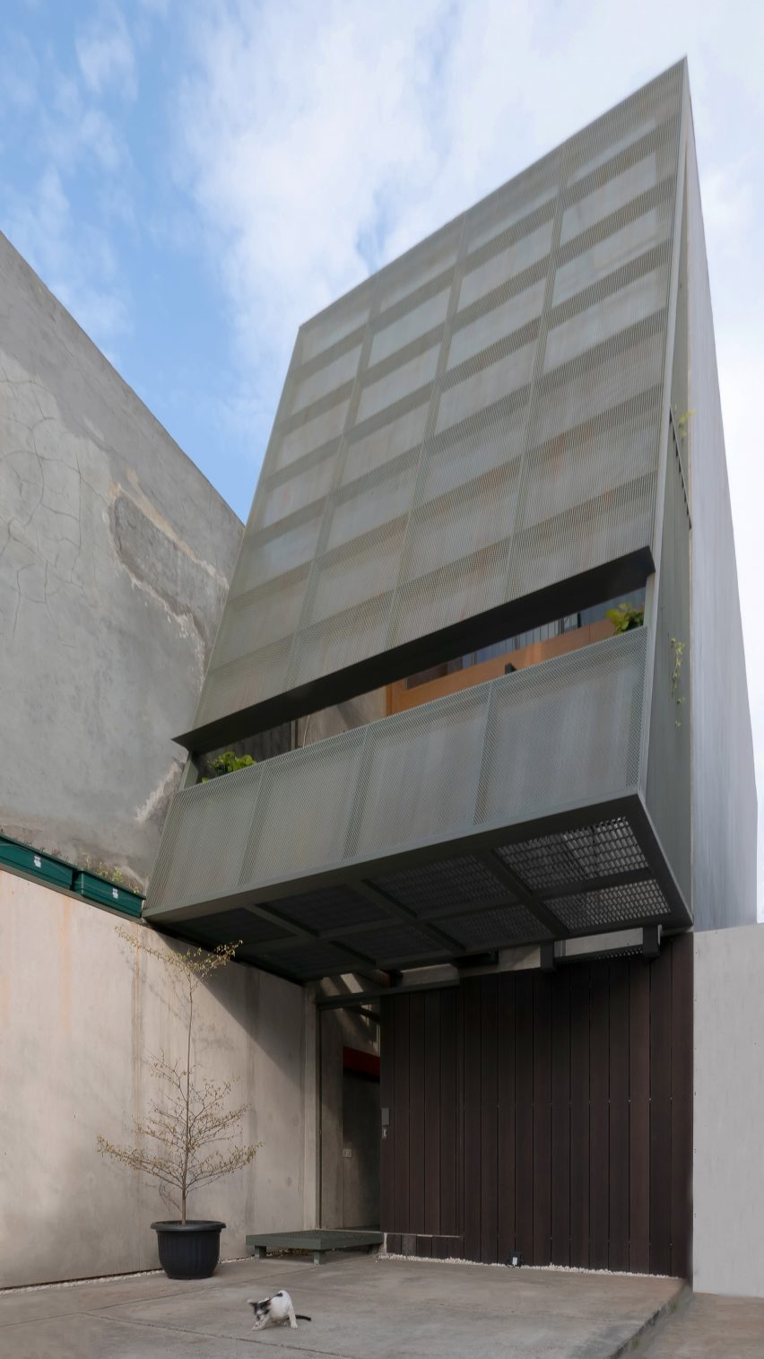 3500 Millimetre House by Ago Architects