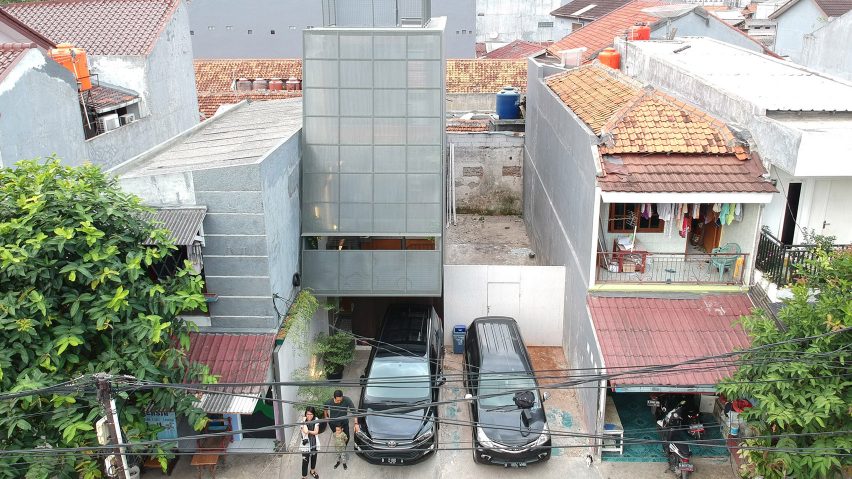 3500 Millimetre House by Ago Architects