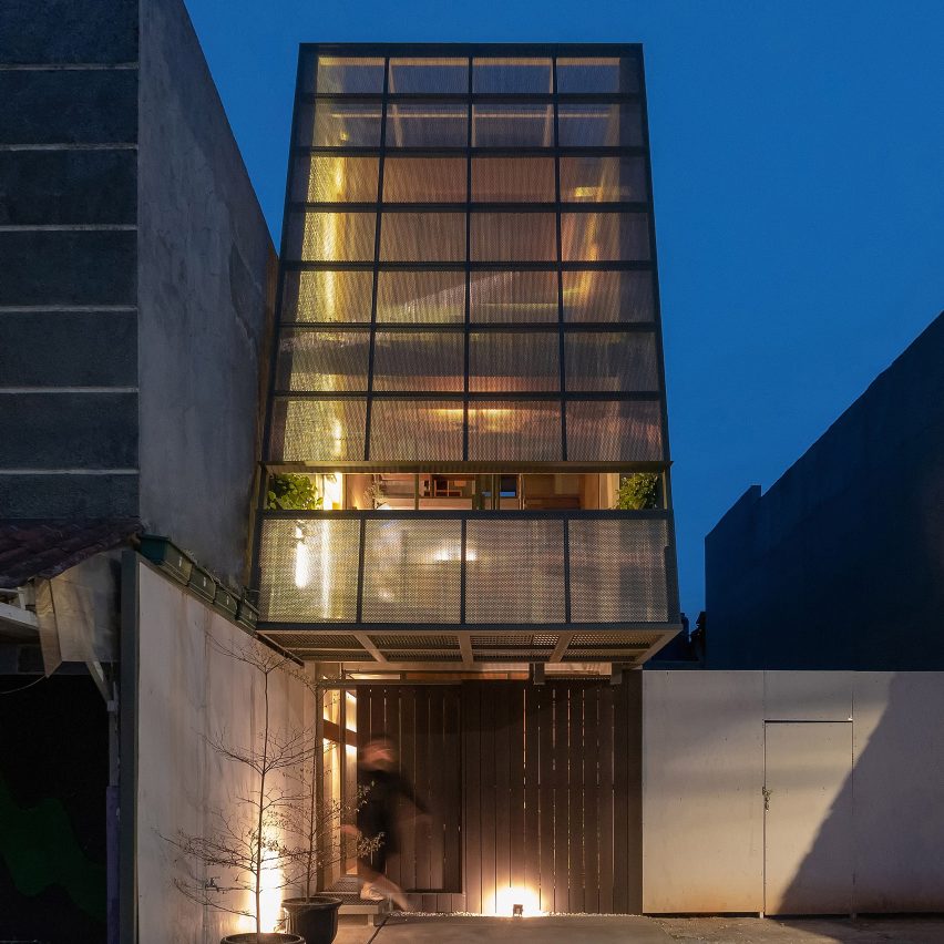 3500 Millimetre House by Ago Architects