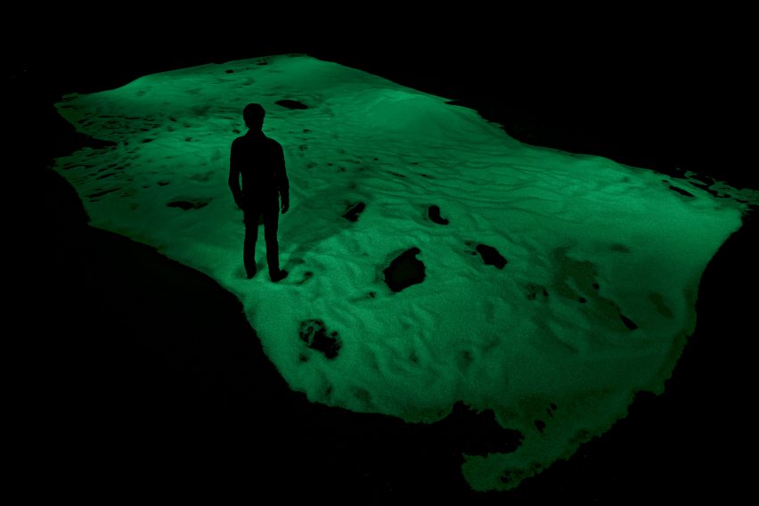 Daan Roosegaarde Presence exhibition