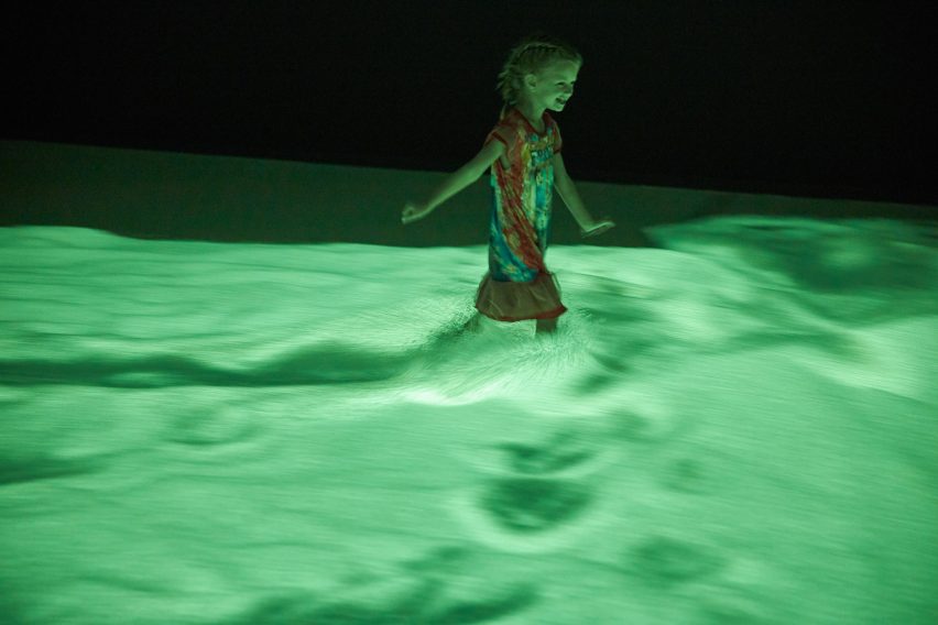 Daan Roosegaarde Presence exhibition