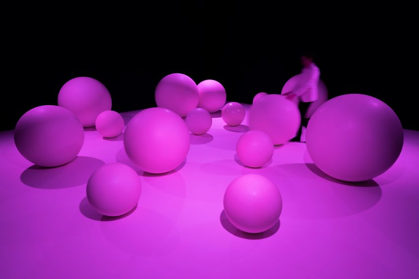 Daan Roosegaarde Presence exhibition