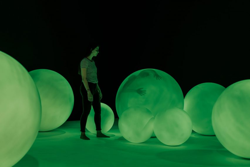 Daan Roosegaarde Presence exhibition