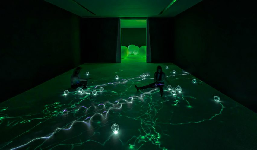Daan Roosegaarde Presence exhibition