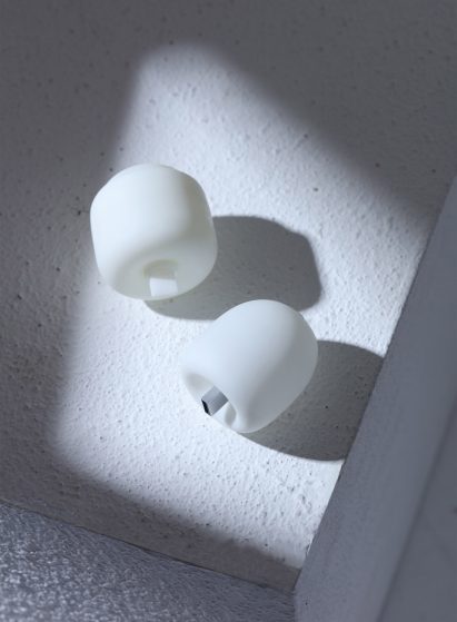 Keyi Chen's desk accessories encourage us to play whilst we work
