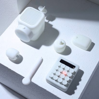 Keyi Chen's desk accessories encourage us to play whilst we work