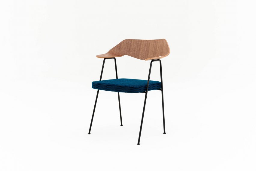 Robin Day 675 chair auction