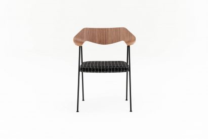 Robin Day 675 chair auction
