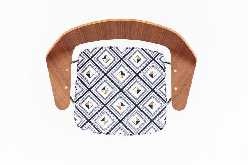 Robin Day 675 chair auction