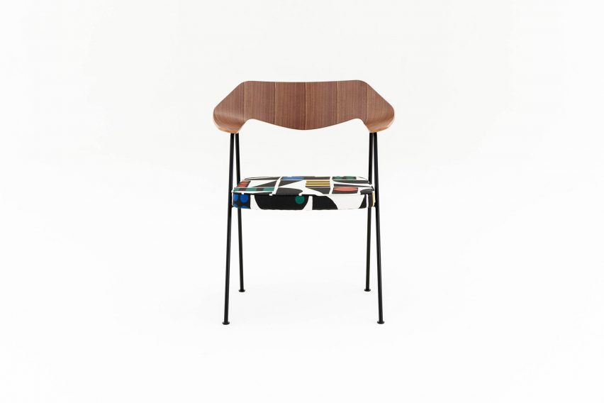 Robin Day 675 chair auction