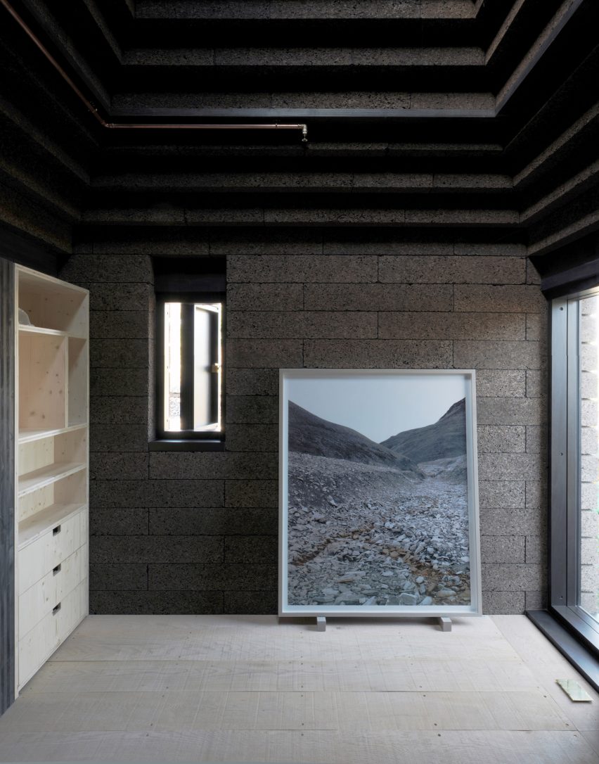 Stirling Prize-shortlisted Cork House by Matthew Barnett Howland with Dido Milne and Oliver Wilton in Berkshire, England