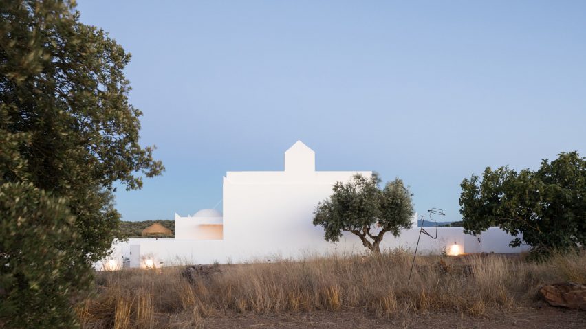 Dá Licença hotel by Vitor Borges and Franck Laigneau