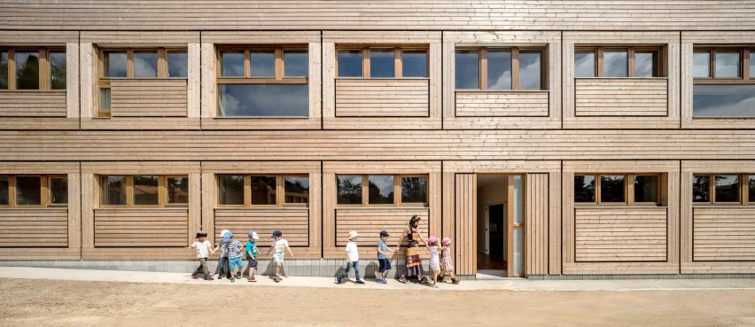 El Til-ler Kindergarten School by Eduard Balcells, Ignasi Rius and Daniel Tigges