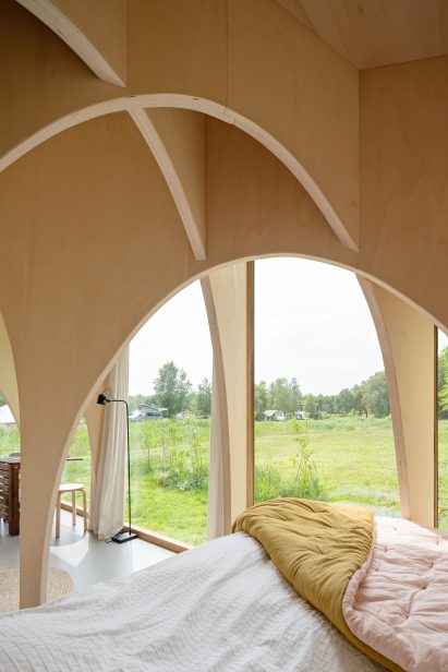 Mobile forest cabin at Het bos roept campsite by The Way We Build