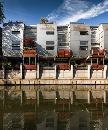 Camden Road Sainsbury's and a residential complex in London built in the High-tech style by architects Grimshaw have been given listed Grade II-listed status.
