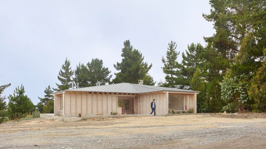 House in El Peumo, Chile by Cristian Izquierdo Hehmann