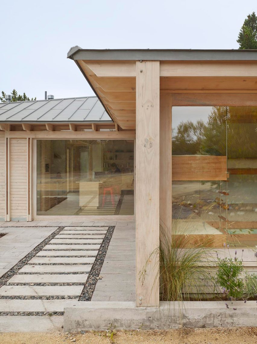 House in El Peumo, Chile by Cristian Izquierdo Hehmann