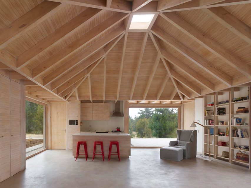 House in El Peumo, Chile by Cristian Izquierdo Hehmann