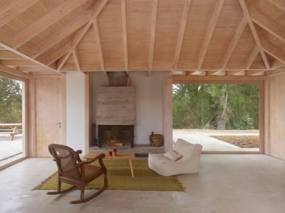 House in El Peumo, Chile by Cristian Izquierdo Hehmann