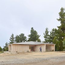 House in El Peumo, Chile by Cristian Izquierdo Hehmann