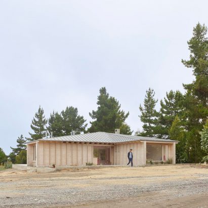 House in El Peumo, Chile by Cristian Izquierdo Hehmann