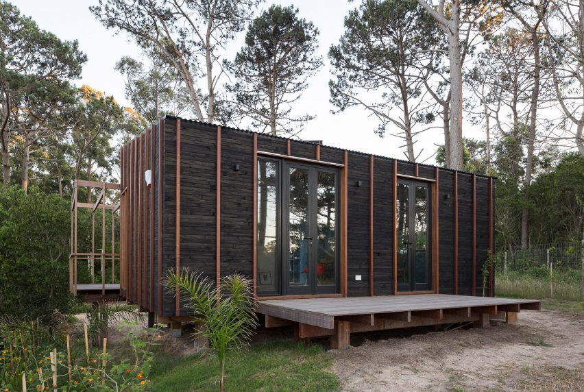Casa en la Juanita by FRAM Arquitectos and Delfina Riverti