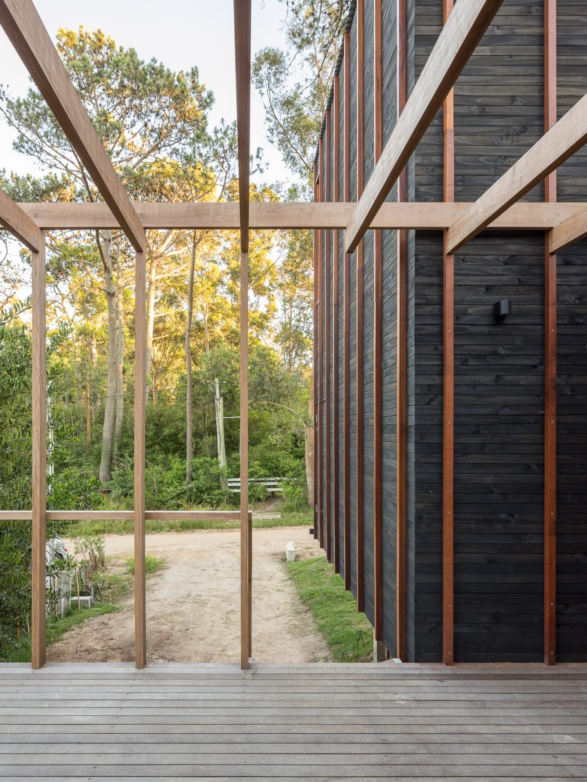 Casa en la Juanita by FRAM Arquitectos and Delfina Riverti