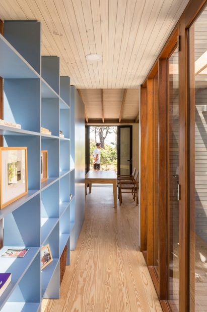 Casa en la Juanita by FRAM Arquitectos and Delfina Riverti