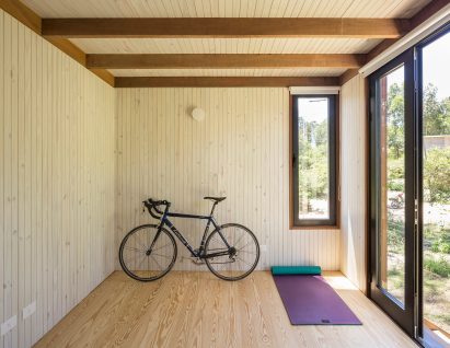 Casa en la Juanita by FRAM Arquitectos and Delfina Riverti