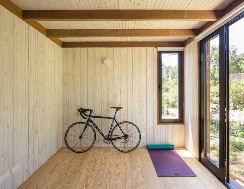 Casa en la Juanita by FRAM Arquitectos and Delfina Riverti