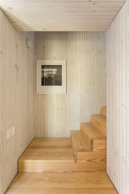 Casa en la Juanita by FRAM Arquitectos and Delfina Riverti