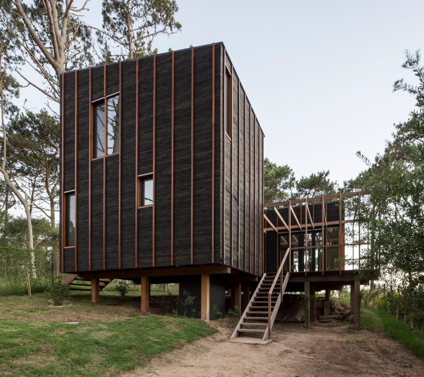 Casa en la Juanita by FRAM Arquitectos and Delfina Riverti