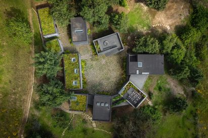 10 houses photographed from above – birds-eye views