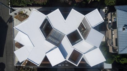 10 houses photographed from above – birds-eye views