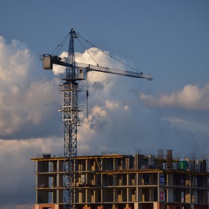 An interim report for the Building Better Building Beautiful Commission urges UK councils to reject "ugly" housing schemes and prioritise car-free developments.