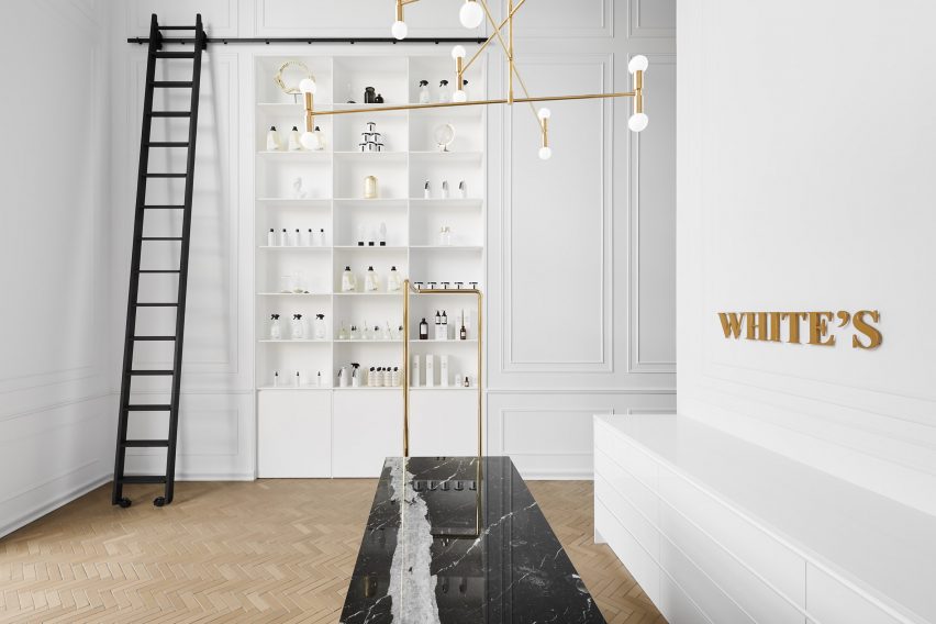 Les Nettoyeur White's by Ivy Studio