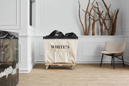 Les Nettoyeur White's by Ivy Studio