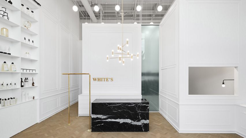Les Nettoyeur White's by Ivy Studio
