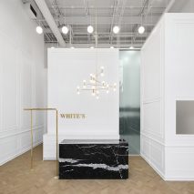 Les Nettoyeur White's by Ivy Studio