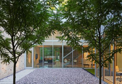 Lipton Thayer Brick House in Chicago, Illinois by Brooks Scarpa