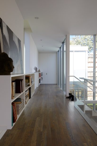 Lipton Thayer Brick House in Chicago, Illinois by Brooks Scarpa