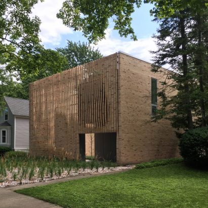 Lipton Thayer Brick House in Chicago, Illinois by Brooks Scarpa