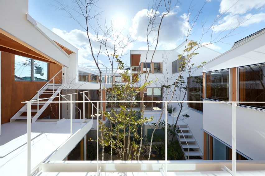 Loop House by Tomohiro Hata Architect and Associates