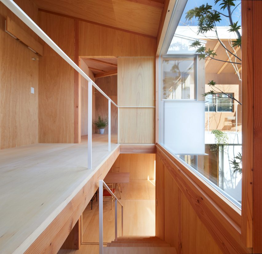 Loop House by Tomohiro Hata Architect and Associates