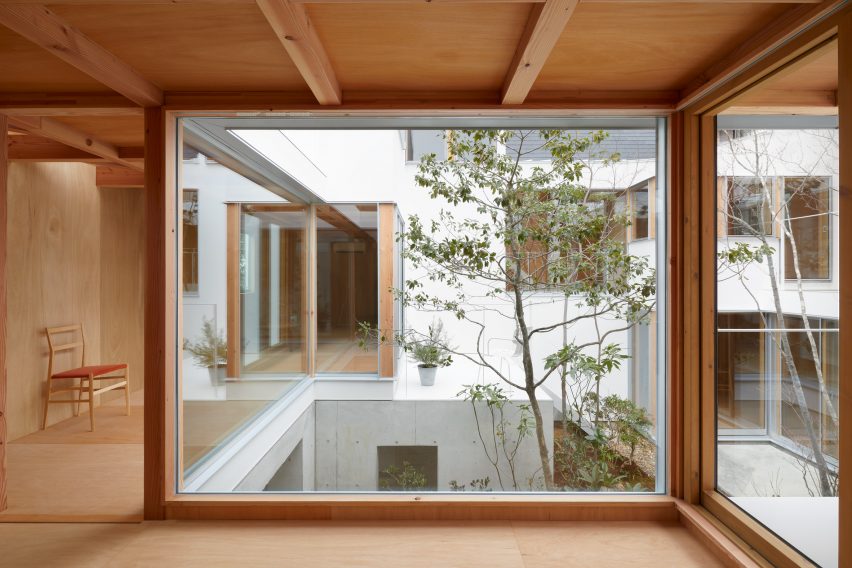 Loop House by Tomohiro Hata Architect and Associates