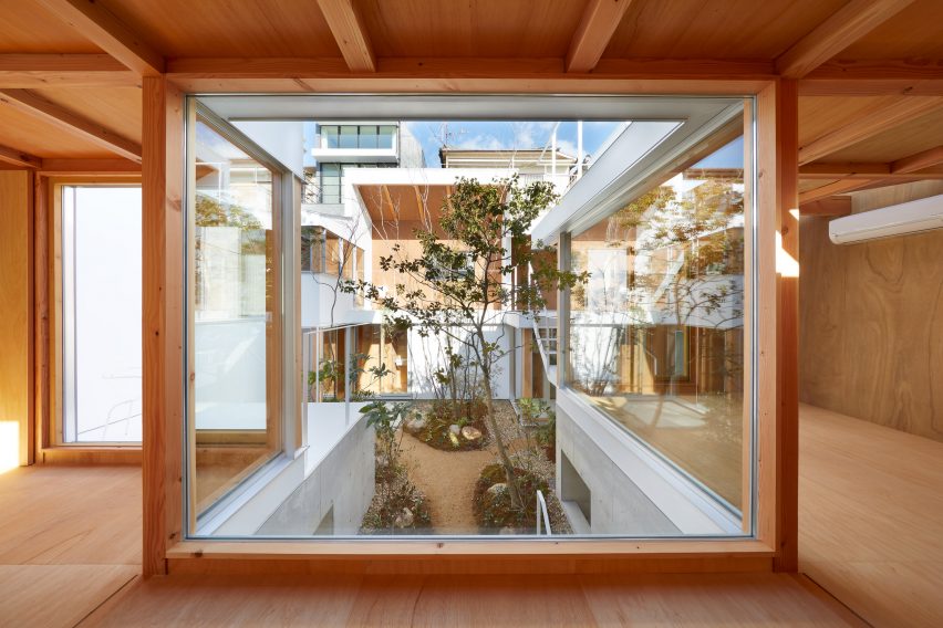 Loop House by Tomohiro Hata Architect and Associates