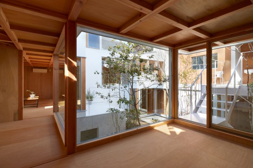 Loop House by Tomohiro Hata Architect and Associates