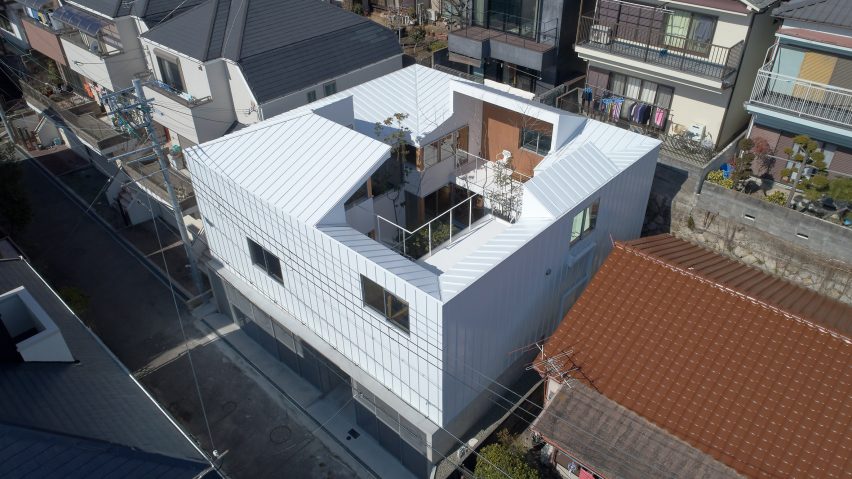Loop House by Tomohiro Hata Architect and Associates