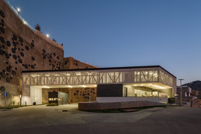 Moncayo Club House in Mexico City by Iconico Studio